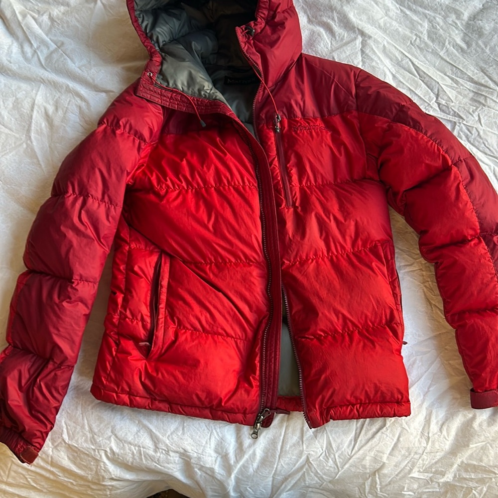 Marmot down puffer men’s small red (two-tone). 650 Fill Power.